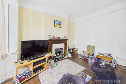 3 bedroom end of terrace house for sale, Asquith Avenue, Scarborough