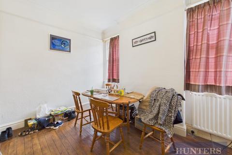 3 bedroom end of terrace house for sale, Asquith Avenue, Scarborough