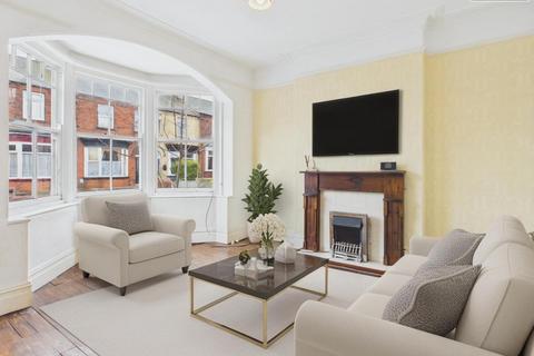 3 bedroom end of terrace house for sale, Asquith Avenue, Scarborough