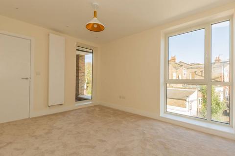 1 bedroom flat to rent, High Street, Hornsey, London, N8
