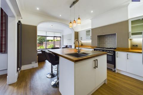 11 Windermere Road, Blackpool, FY4 2BX