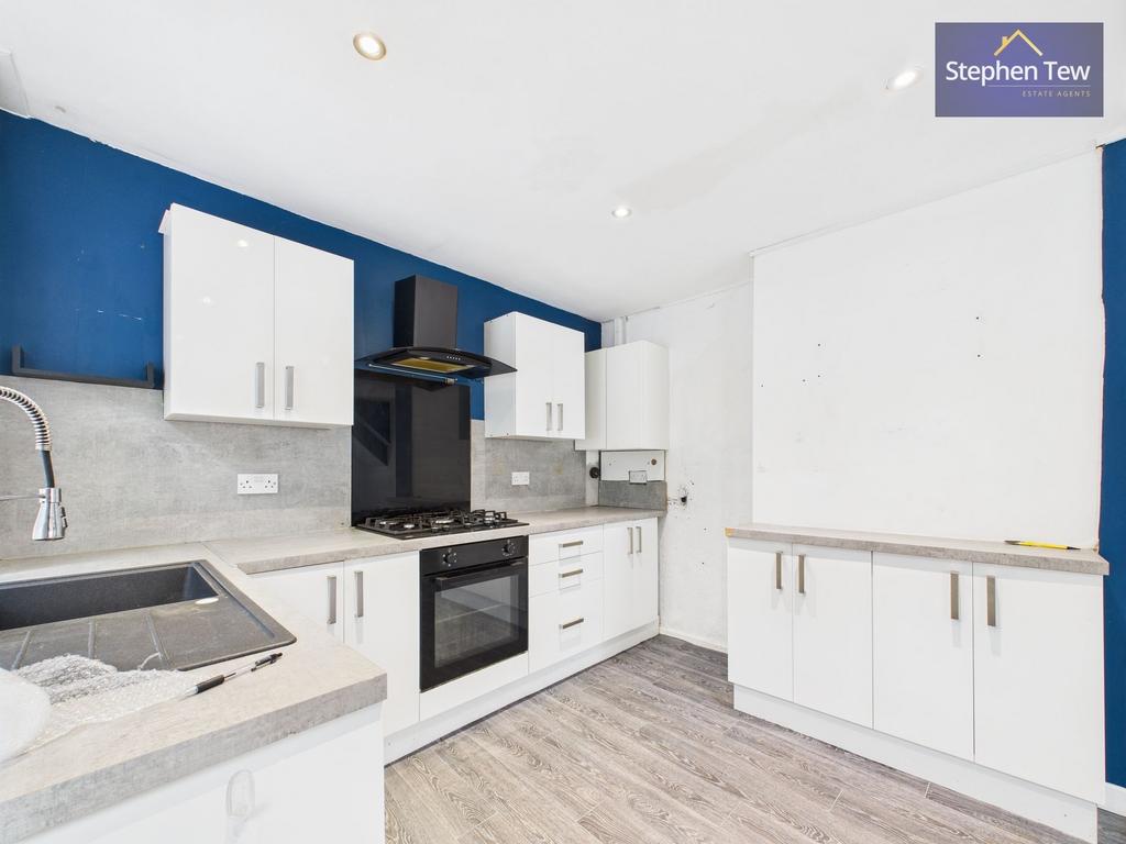 Kitchen/ Dining Room