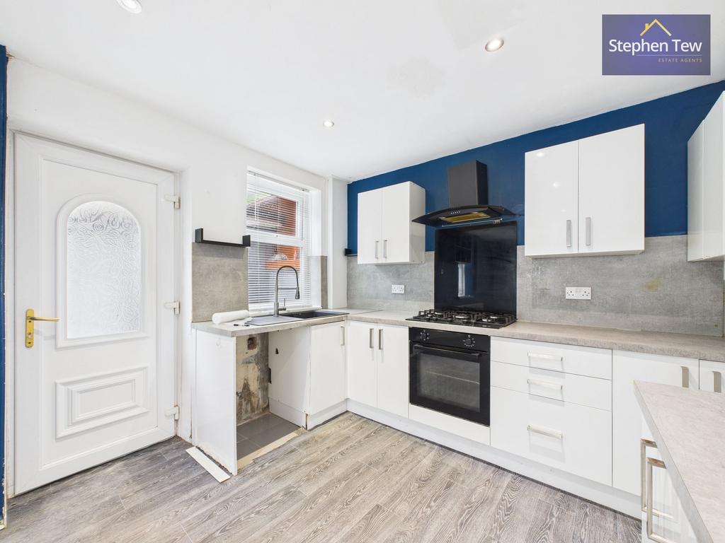 Kitchen/ Dining Room