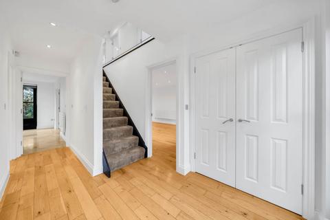 5 bedroom detached house to rent, Oaks Pavilion Mews, Oaks Avenue, Gipsy Hill, SE19