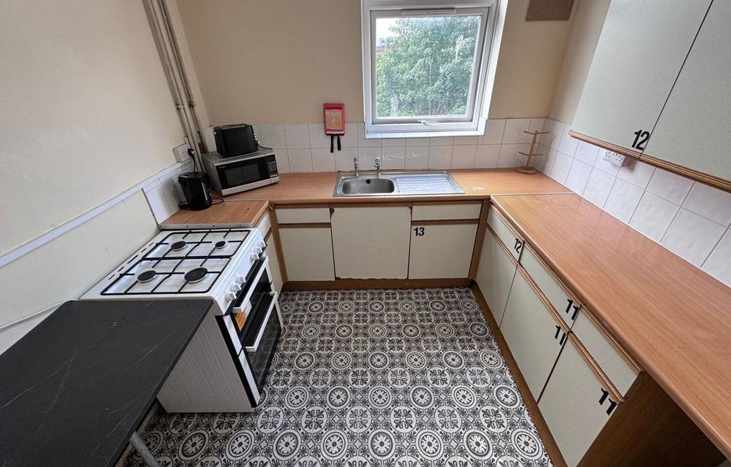 Communal Kitchen 3