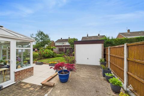 22 Bladon View, Stretton, Burton-on-trent, DE13 0JE