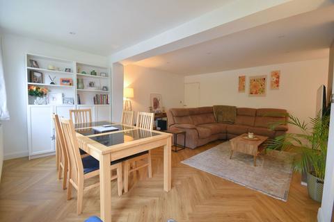 26 Burton Close, Carlton, Nottingham, NG4 3GT