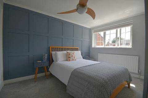 26 Burton Close, Carlton, Nottingham, NG4 3GT