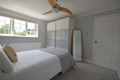 26 Burton Close, Carlton, Nottingham, NG4 3GT