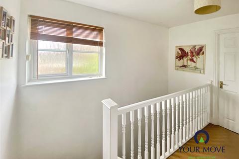 3 bedroom semi-detached house for sale, Pembury Place, Kent TN25