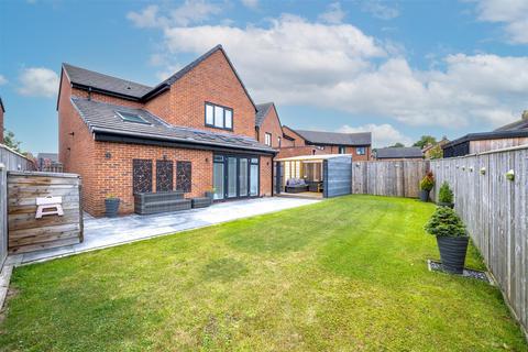 2 Alwin Grove, Dinnington, Newcastle Upon Tyne, NE13 7FF