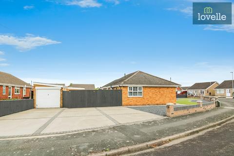 3 bedroom detached bungalow for sale, Beaumonde, Holton-le-Clay DN36