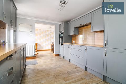 3 bedroom detached bungalow for sale, Beaumonde, Holton-le-Clay DN36