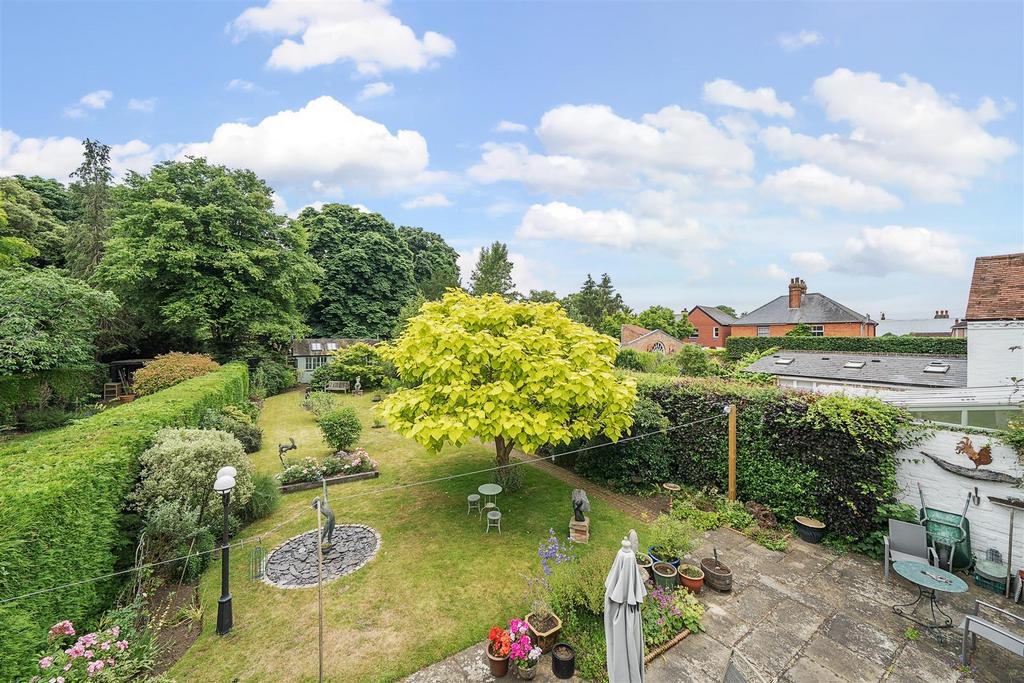 1305863-41-684985bd04019.jpg