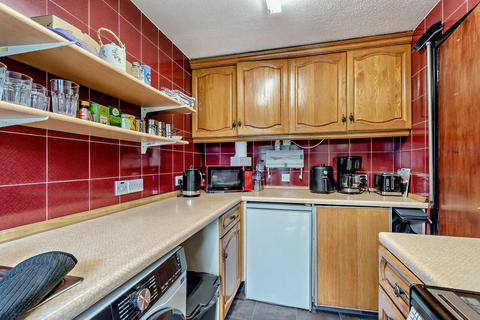 7 Bedlow Way, Croydon, CR0 4QT