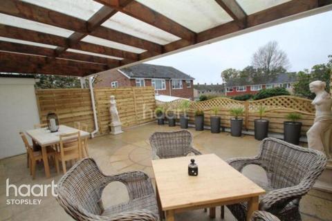 undefined, Horsham Close, Luton