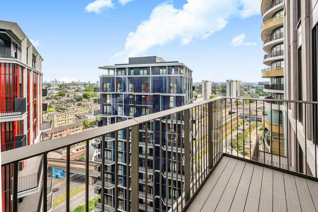 BALCONY1.jpg