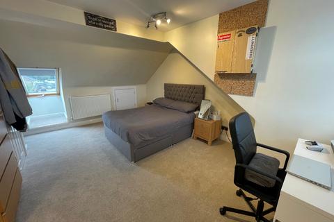 undefined, Randall Drive, Dunstable LU5