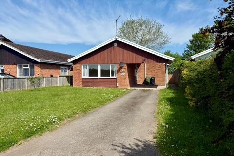 3 bedroom detached bungalow to rent, Woodbine Close, Marden, Hereford