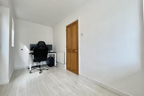 3 bedroom semi-detached house for sale, Rosebank Road, Countesthorpe LE8