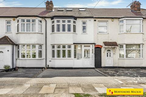31 Sandringham Close, Enfield, EN1 3JJ