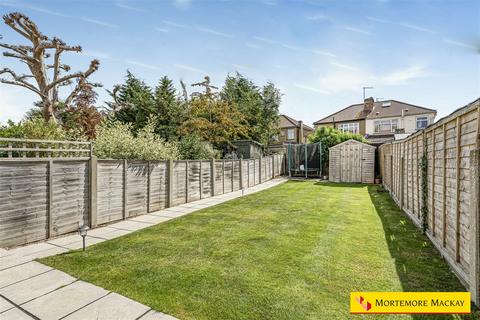 31 Sandringham Close, Enfield, EN1 3JJ