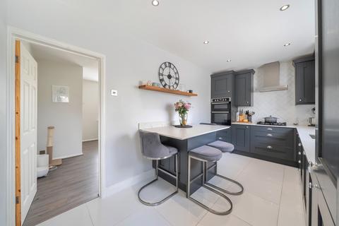 12 Thorndon Close, Orpington, BR5 2SJ
