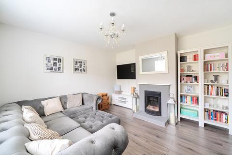 12 Thorndon Close, Orpington, BR5 2SJ