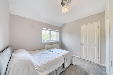 12 Thorndon Close, Orpington, BR5 2SJ