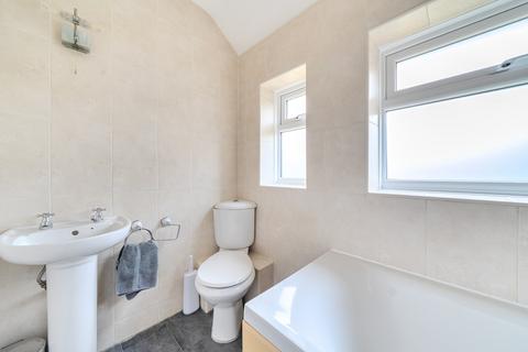 12 Thorndon Close, Orpington, BR5 2SJ