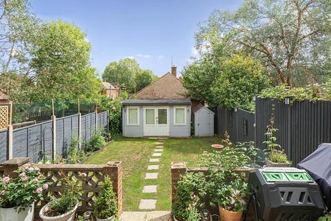 12 Thorndon Close, Orpington, BR5 2SJ