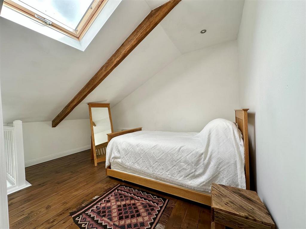 Annexe Mezzanine Bedroom.jpg