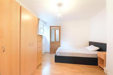 1 bedroom flat for sale, Lavender Hill, London SW11