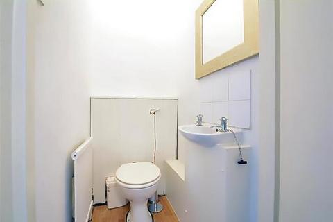 1 bedroom flat for sale, Lavender Hill, London SW11