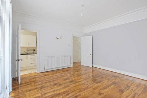 4 bedroom terraced house to rent, Portland Road, London, SE25
