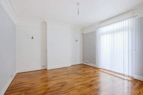 4 bedroom terraced house to rent, Portland Road, London, SE25