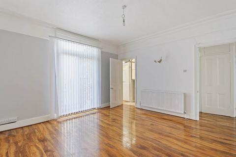 4 bedroom terraced house to rent, Portland Road, London, SE25