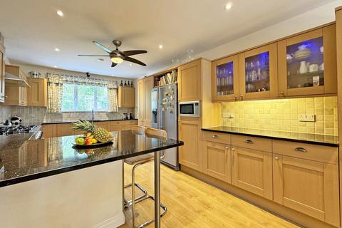 6 bedroom detached house to rent, Mawnan Smith