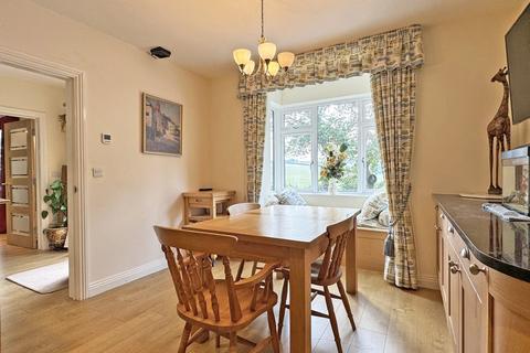 6 bedroom detached house to rent, Mawnan Smith