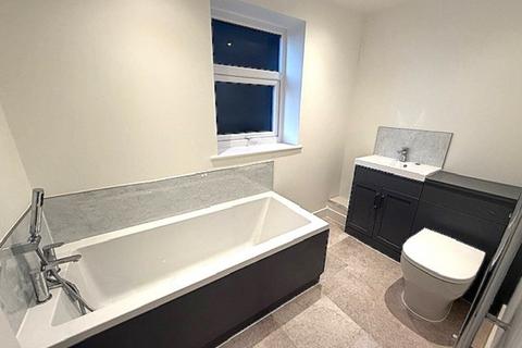 4 bedroom semi-detached house for sale, Low Road, Barrowby, Grantham
