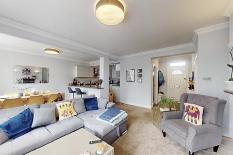 4 bedroom apartment for sale, Wellesley Court, Maida Vale, London, W9