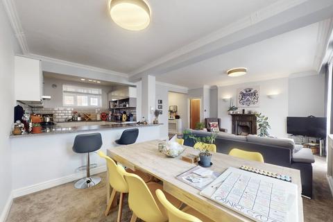 4 bedroom apartment for sale, Wellesley Court, Maida Vale, London, W9