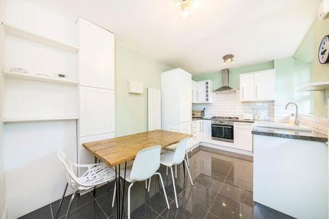 2 bedroom flat for sale, Tyers Street, London SE11