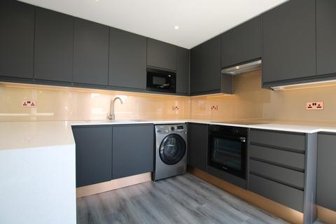 3 bedroom penthouse to rent, Brondesbury Park, London