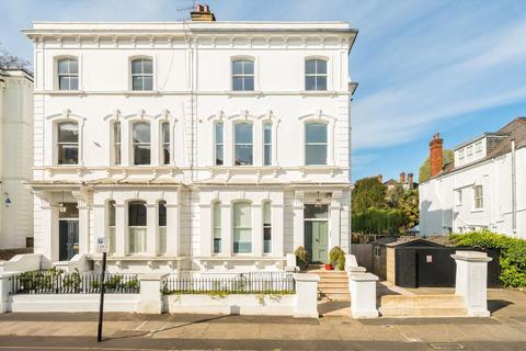 Hampstead Hill Gardens, London NW3