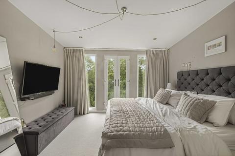 17 Danefield Road