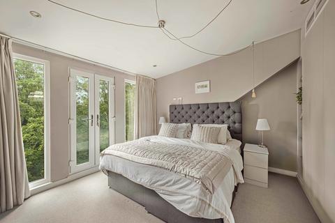 17 Danefield Road, Sale, M33 7GE