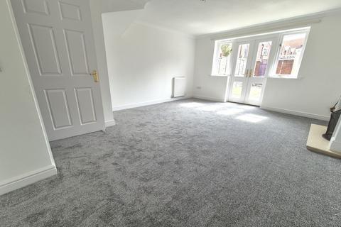 3 bedroom terraced house to rent, The Smithfields, Newport