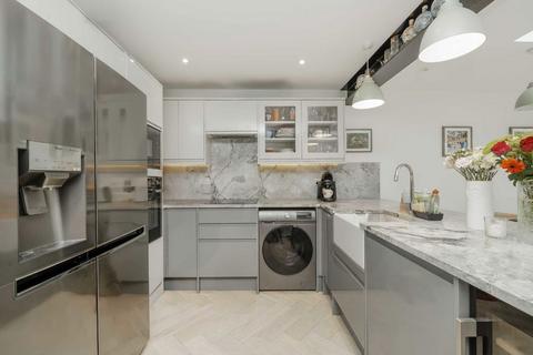 7 Bryant Close, Barnet, EN5 2TG