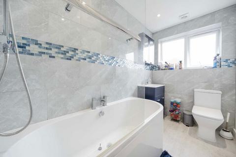 7 Bryant Close, Barnet, EN5 2TG